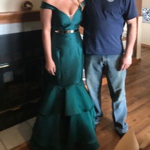 Emerald green prom dress